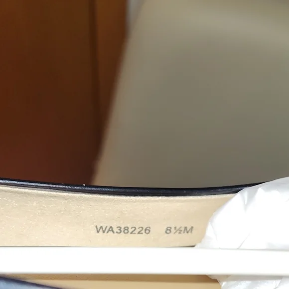 Coach UniPump Black Jet Mirror Kitten Heel Pump - Size 8.5 (Box D) - Picture 10 of 15